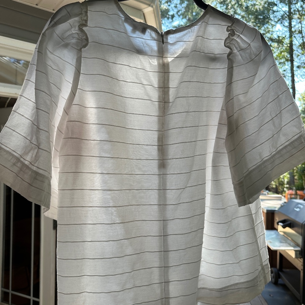 NWOT FRNCH White top